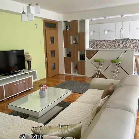 Maria Charming Apartment Kumanovo Exterior photo