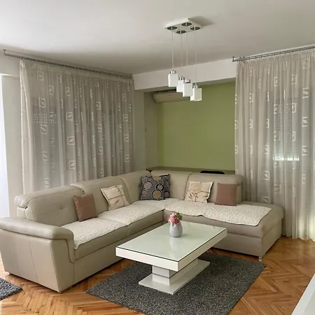 Maria Charming Apartment Kumanovo Exterior photo